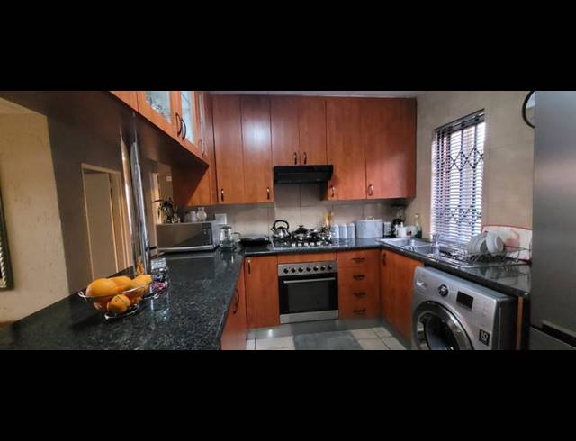 2 BEDROOM TOWNHOUSE FOR SALE IN MEYERSDAL